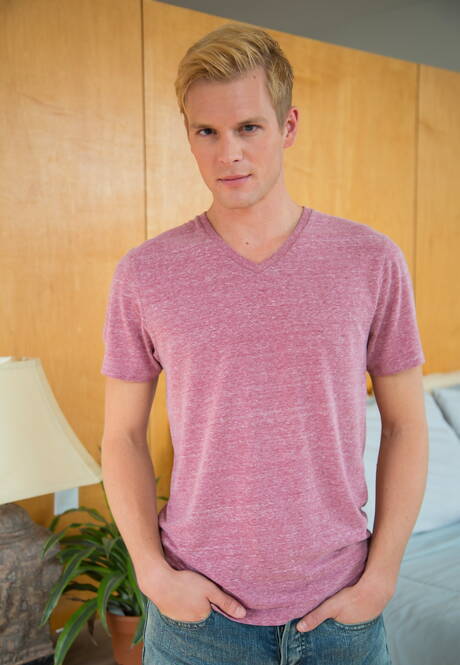 Next Door Studios: American young boy Ty Thomas and well-built Lucas Vick in hot ass bang