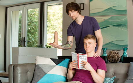 Sexy Amerikaner, Muskelprotz Alex Tanner A und heißer Twink Scotty Zee haben einen guten Analsex