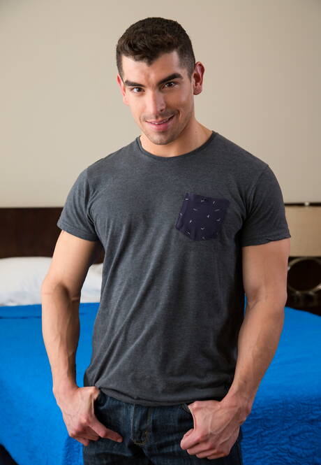 Les Américains sexy, le costaud Dante Martin et l