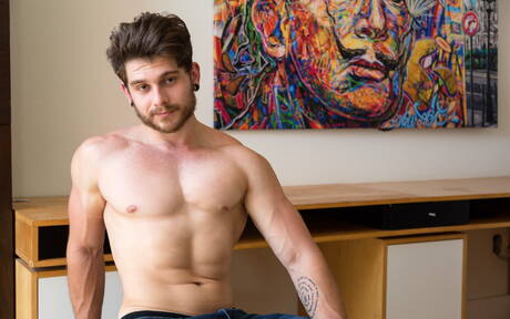 Muskulöser Matty Strong wichst