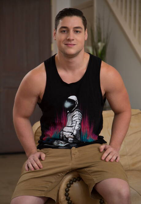 Next Door Studios: American beefcake Chris Blades and hunky guy Clark Campbell love each other