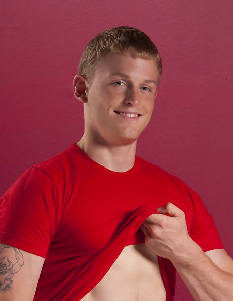 Hot House: American bodybuilder Brandon Bangs posing nude and showing tight butt