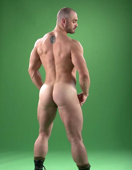 Amerikaanse hete beer Craig Reynolds plaagt zijn pik