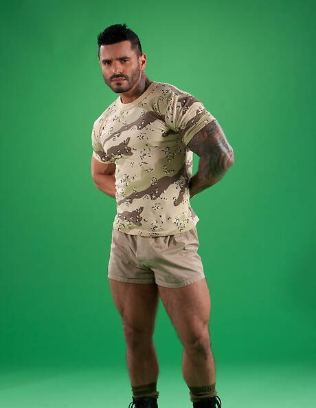 Hot House: Latino beefcake Alexsander Freitas jerk off his cock