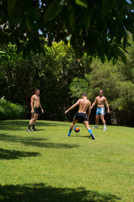 Sexy boys Brandon Jones, Mike De Marko and Dylan Knight in hard 3some sex outdoor