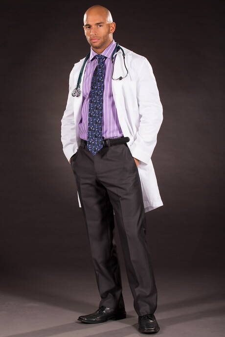 Le star americane Armond Rizzo e il muscoloso Sean Zevran si scopano il culo dopo un pompino