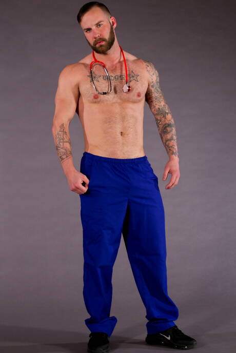 Heiße amerikanische Jungs, der haarige Hengst Dylan Knight und der muskulöse Chris Bines haben heißen Paarsex