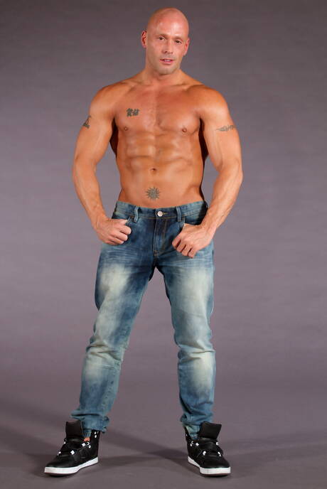 Hot House: Coby Mitchell and american hunk Derek Atlas fuck after blowjob and fisted