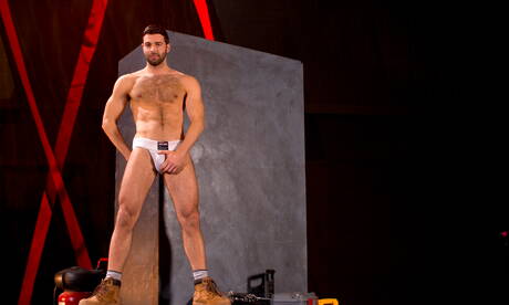 Der amerikanische Kraftprotz Sean Zevran und der spanische haarige Hengst Dario Beck haben heißen Paarsex