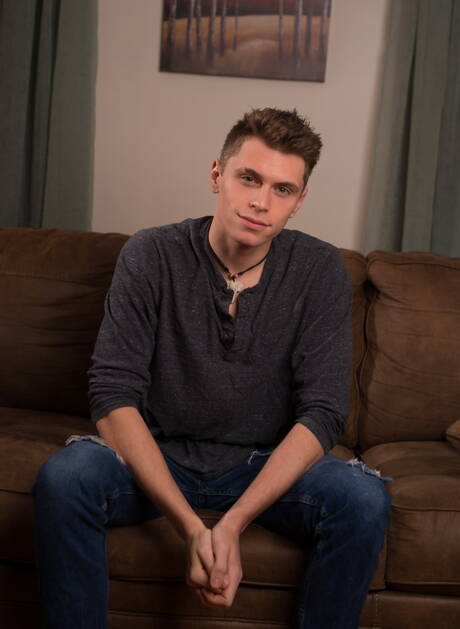 Sexy Amerikaner, gutaussehender Kerl Rodney Steele und Hengst Troy Accola zeigen einen kräftigen Körper