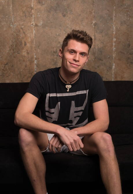 El guapo estadounidense Troy Accola y el tipo duro Pierce Hartman muestran un cuerpo robusto.