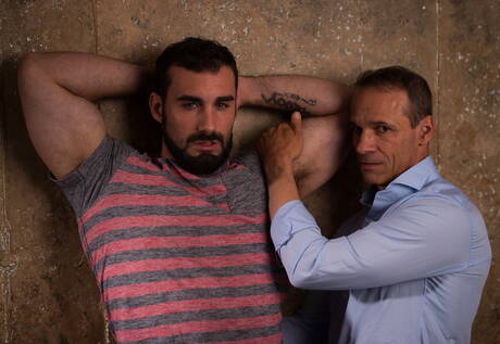 Les gentils américains musclés Rodney Steele et l