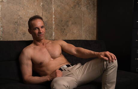 Les gentils américains musclés Rodney Steele et l