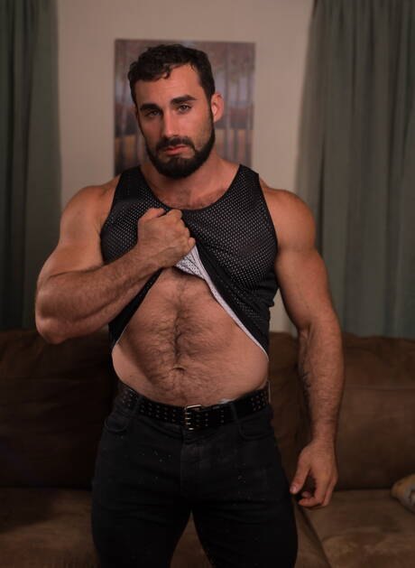 Les gentils américains musclés Rodney Steele et l