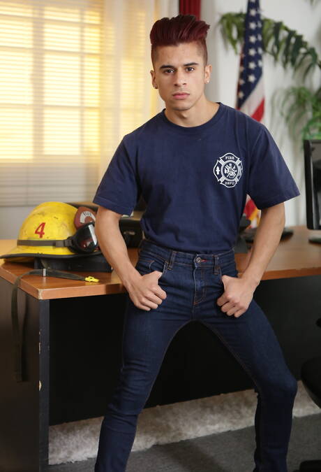 Hot american boys hunk Armond Rizzo and hairy stud Adam Russo posing naked and showing butt