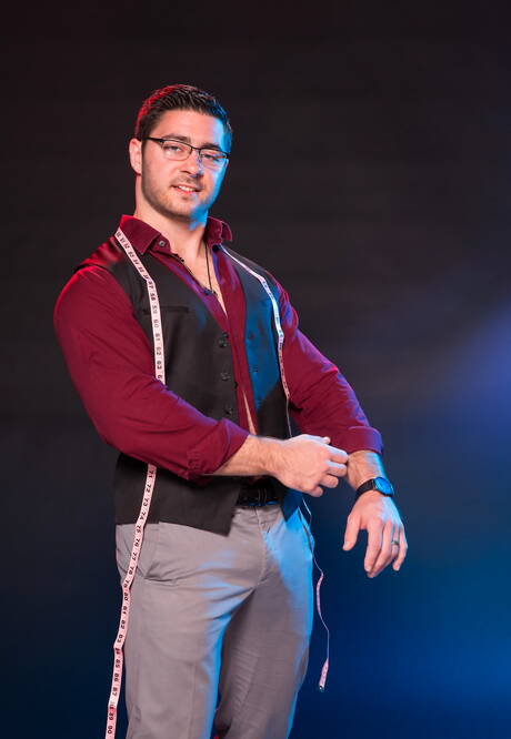 Falcon Studios: Nice american guys beefy Sean Zevran and bull Derek Bolt drilling an ass