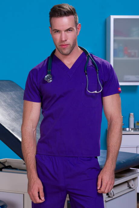 American pornstars beefcake Chris Bines and muscular Alex Mecum love each other