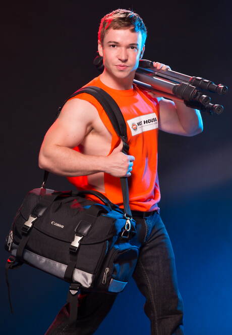 Die versauten Kumpels Austin Wolf, Gabriel Cross und Alexander Volkov haben Analsex zu dritt