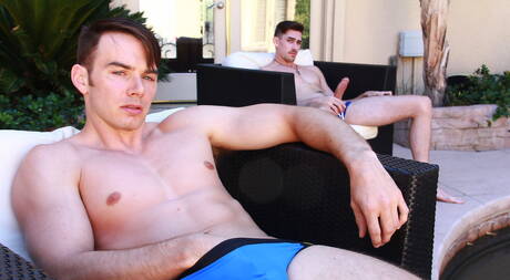 Les beaux garçons américains Jack Hunter et le costaud Addison Graham font l