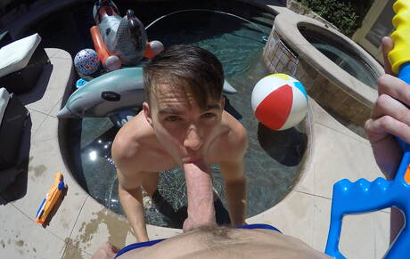 Der nette amerikanische Kerl Jack Hunter und der kräftige Addison Graham lieben sich im Pool