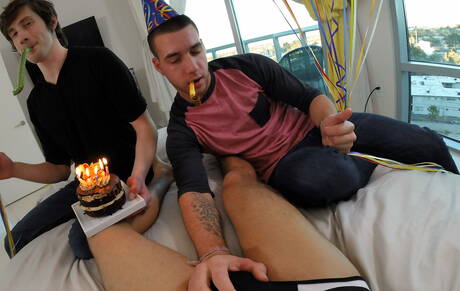 Victor, Dimitri Kane e Draven Milo si succhiano e si scopano a vicenda