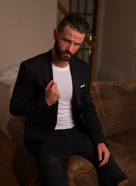 Icon Male: Irish mature bear Brendan Patrick and hunky guy Jessie Lee teasing dick