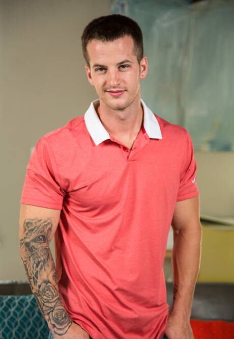 Quentin Gainz, Roman Todd e Tyler Carver em sexo a três