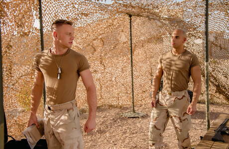 Sexy americans, beefy Sean Zevran and hunk Brandon Evans fuck after dick sucking outside