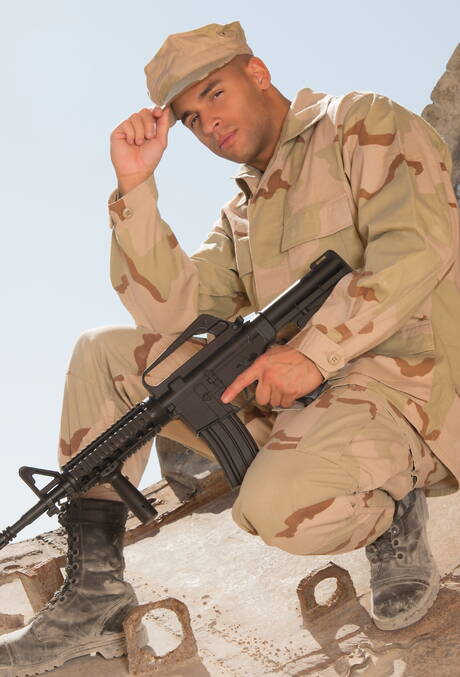 Os famosos americanos, o musculoso Sean Zevran e o garanhão Brandon Evans posando nus e mostrando o bumbum