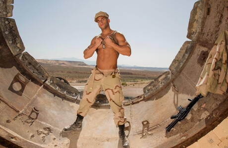 Os famosos americanos, o musculoso Sean Zevran e o garanhão Brandon Evans posando nus e mostrando o bumbum