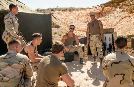 Il giovane Kyle Mcmillan e il muscoloso americano Pierce Paris posano nudi all