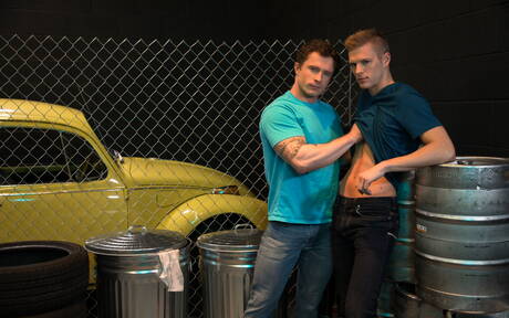 Miły amerykański facet, przystojny facet Markie More i gorący młodzieniec Ty Thomas uprawiają dobry seks