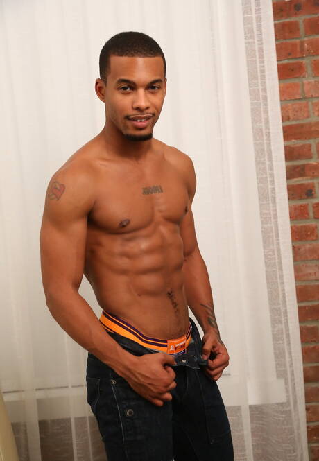 Pretty american guys superstud Andre Donovan and stud Jacen Zhu in blowjob scene