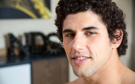 Latynoski twardziel Jimmy Clay i muskularny Grayson Fabre uprawiają gorący seks