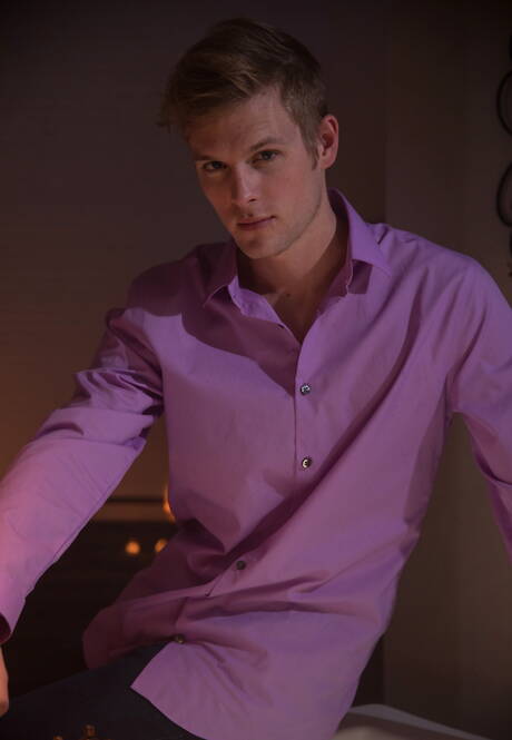 Next Door Studios: Hot american guys beefcake Mark Long and young dude Ty Thomas fuck ass after sucking cock in bath