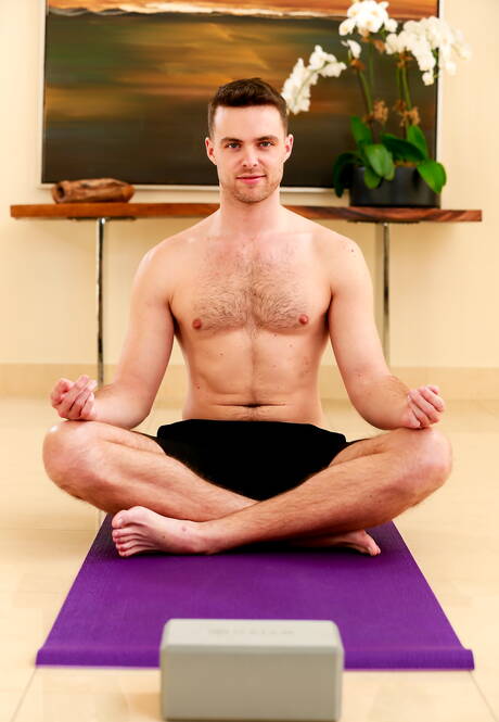 Pretty american boys hunk Brandon Moore and well-built Jordan Boss fuck ass after sucking