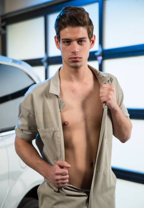 Heiße Amerikaner, der junge Michael Del Ray und der Superhengst Allen Lucas ficken nach dem Blowjob