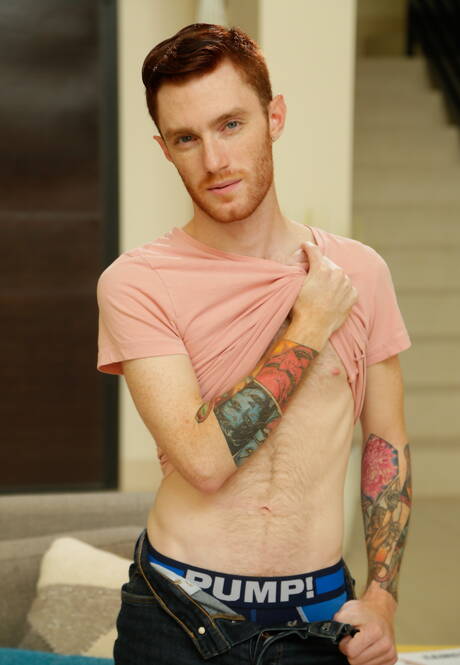 Hot dude Seamus Orilley and beautiful guy Miles Taylor fuck after dick sucking