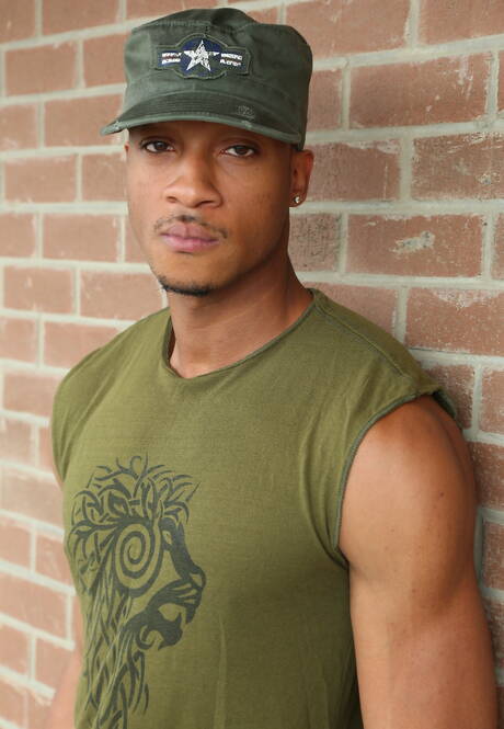 Ebony hunk Trent King and tough guy Daniel Flores have a good oral sex