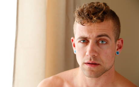 English superstud Gabriel Cross and american hunk Jay Austin have a good anal sex with fisting