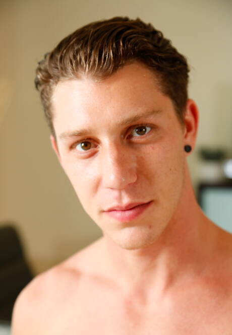 Les stars du porno américaines Markie More et Paul Canon se font défoncer le cul