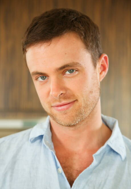 Americani sexy, il super stallone Brandon Moore e il ragazzo robusto Casey More si succhiano e si scopano a vicenda in cucina