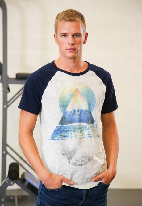 Next Door Studios: Hot americans, muscular Jake Davis and twink Ty Thomas have a good sex