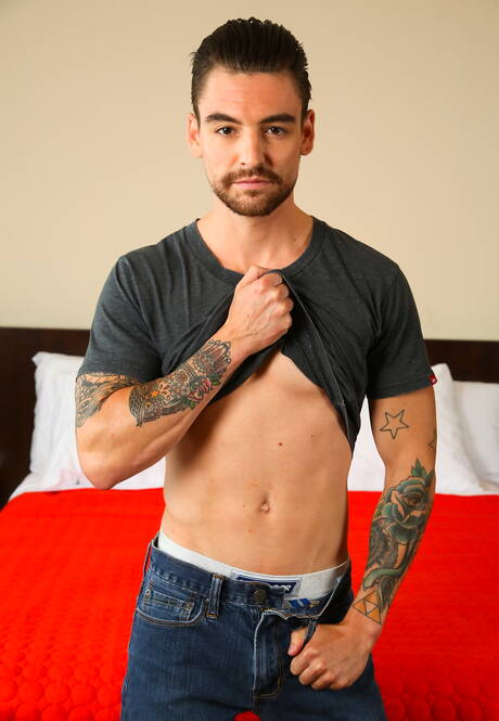 Zwei amerikanische Kerle, der Hengst Johnny Torque und der Otter Griffin Barrows, bei einem heißen Arschfick