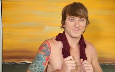 Hot Gabriel Cross, Tom Faulk and River Elliott in threesome fuck action