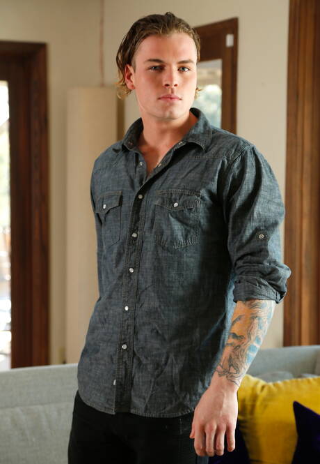 I due ragazzi americani più sexy, Ian Levine e il muscoloso Zane Porter, si scopano dopo un pompino