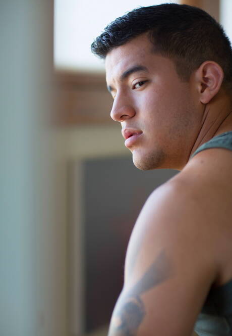 Stud Maxwell Diaz en de gespierde Amerikaanse Joey Rico poseren naakt en tonen hun hete kont