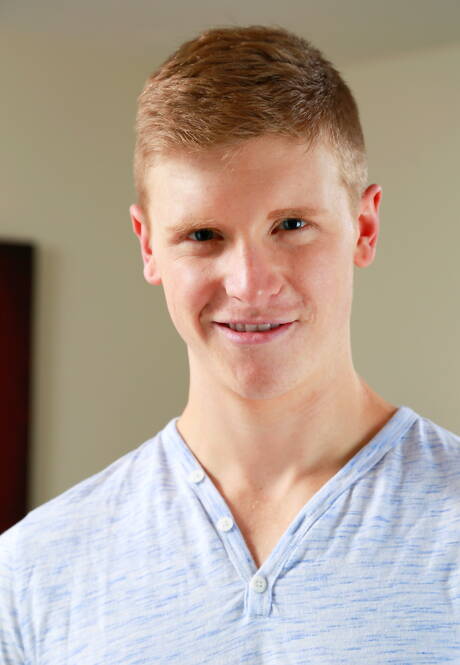 Next Door Studios: Pretty american boys otter Dylan Knight and muscular Alex Tanner A drilling an ass