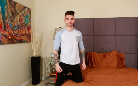 性感的美國超級帥哥Johnny Torque和肌肉發達的Markie More進行火辣的肛交