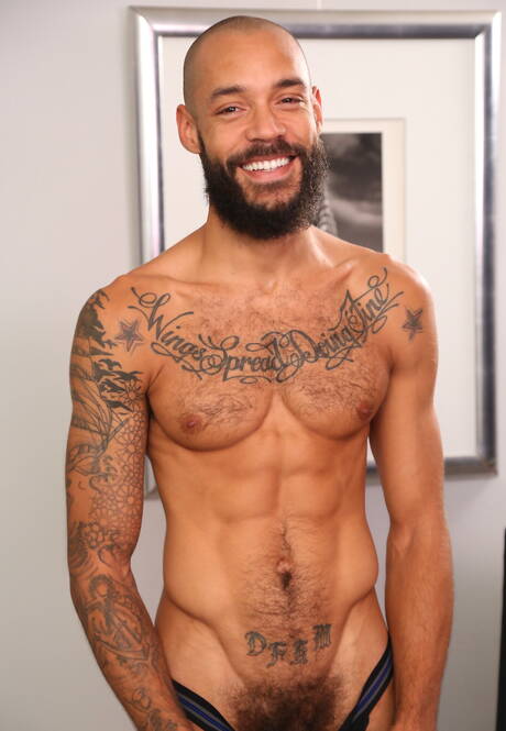 無恥的男孩 Bam Bam、Osiris Blade 和 Dylan Henri 進行熱辣的跨種族三人肛交